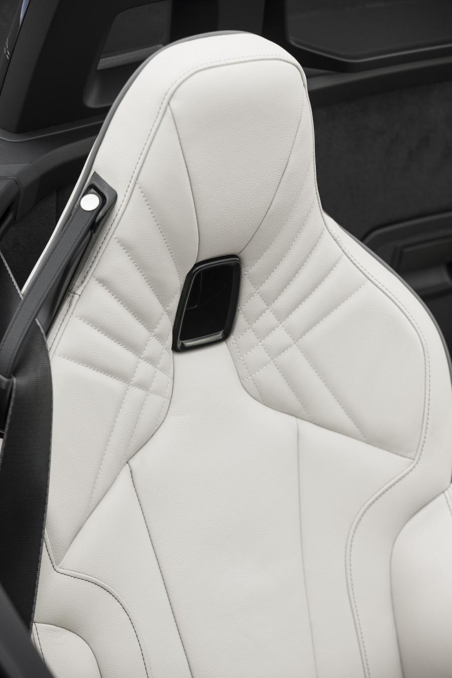 Детали интерьера BMW Z4 sDrive30i M Sport (G29) 2019 года  (NA) (фото 3 из 24)